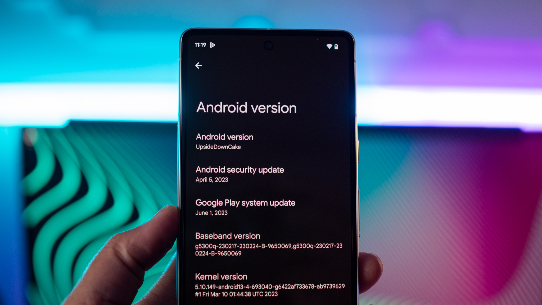 Detalles de la versión de Android 14 en la configuración del Pixel 7